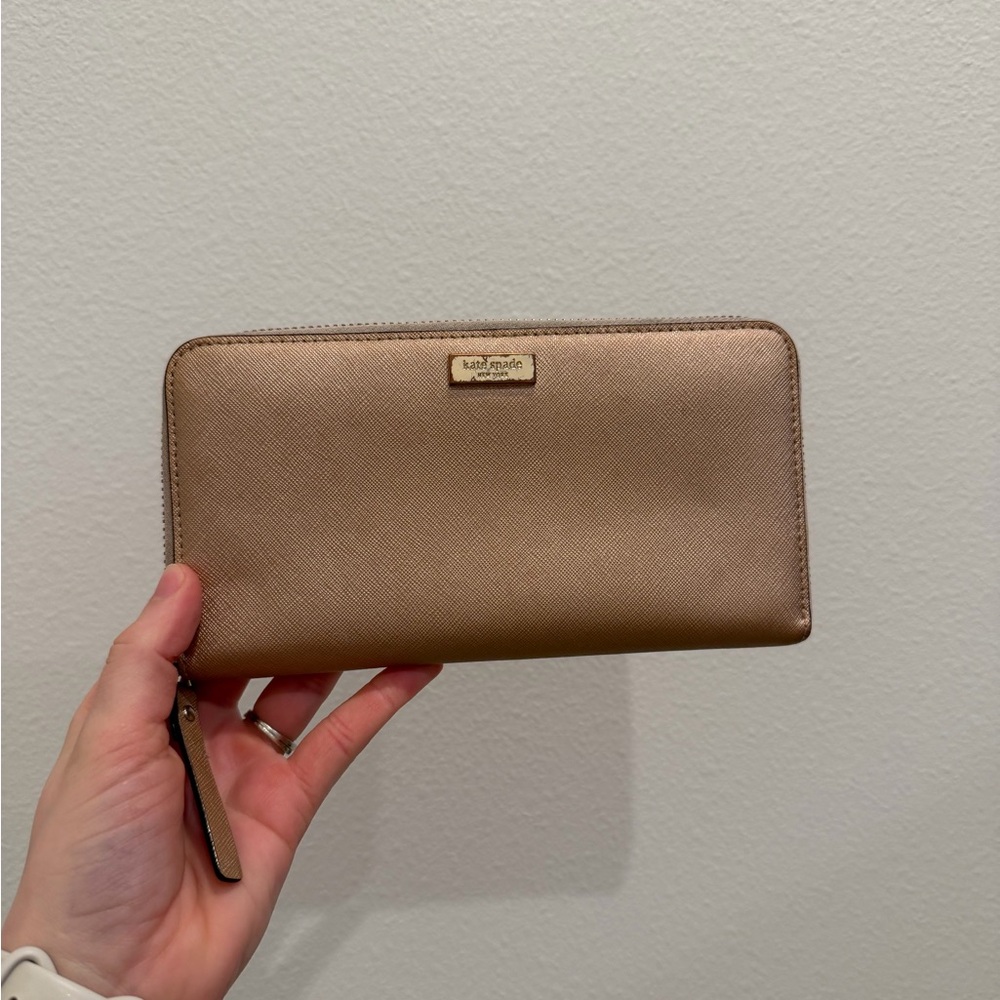Kate Spade wallet - Picture 2 of 9
